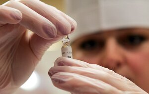 Правительство ограничит госзакупки импортных лекарств и продуктов